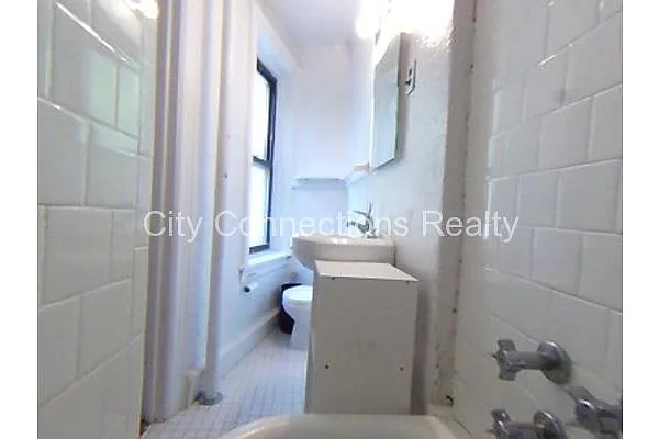 Rented by City Connections Realty | media 22