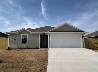 550 Mac St, Prairie Grove, AR 72753