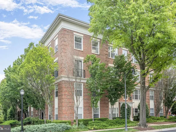 7 Booth St Unit 202, Gaithersburg, MD 20878