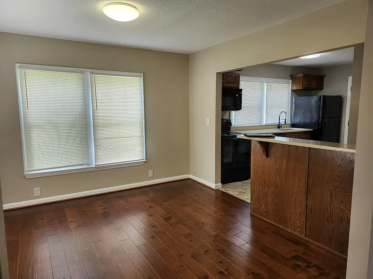 105 Alpine Dr — Photo 6