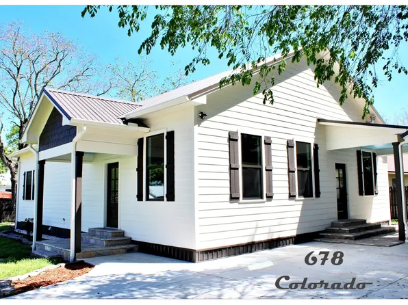 678 Colorado St, Glidden, TX 78943