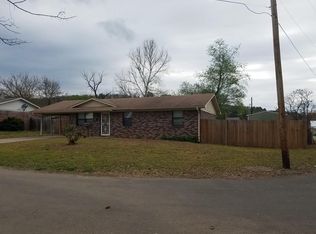 302 Walnut St, Ozark, AR 72949