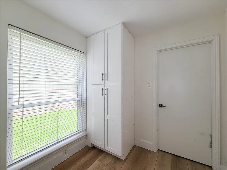 8103 Wind Forest Dr — Photo 30