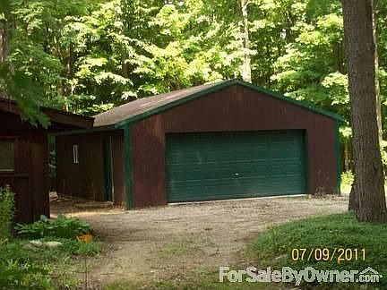 View of garag from front