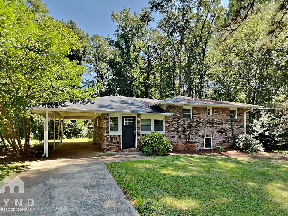 8266 Lake View Ter