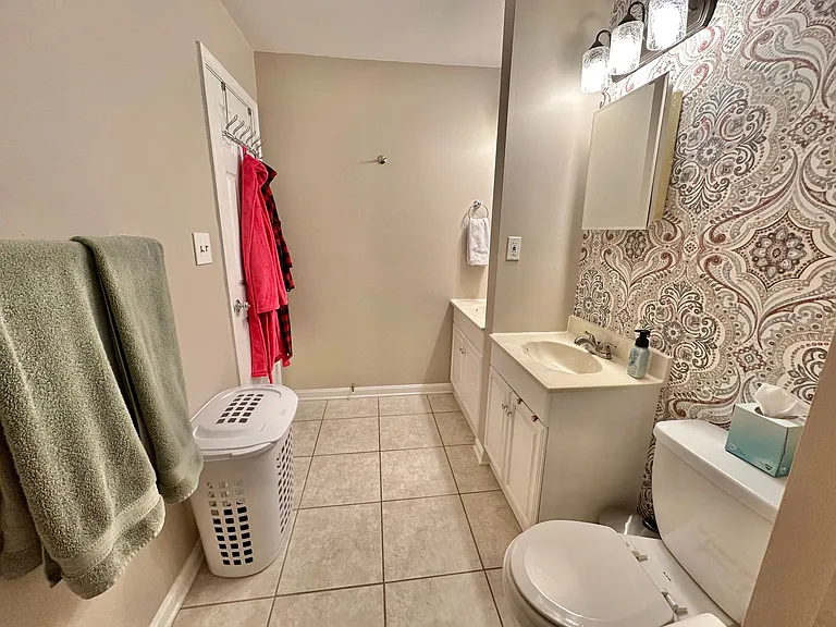 103 Staunton Ct — Photo 30