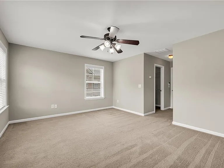 501 Grove Field Ct — Photo 38