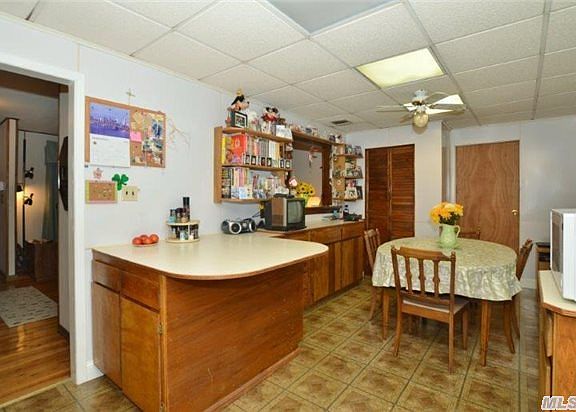 3rd image of 285 Barleau St
