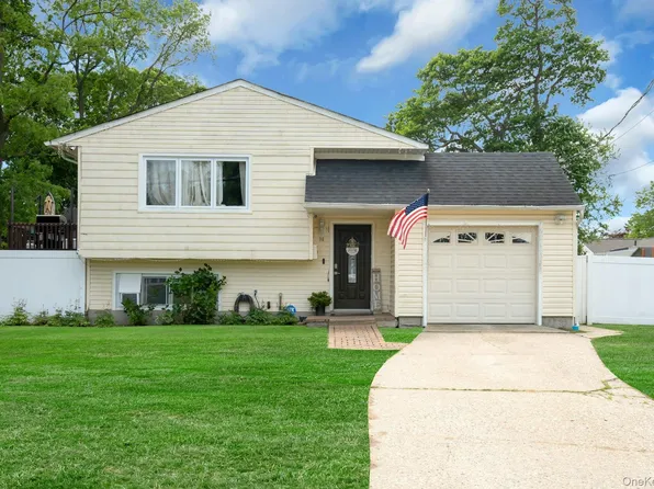 96 Huron Drive, Bay Shore, NY 11706
