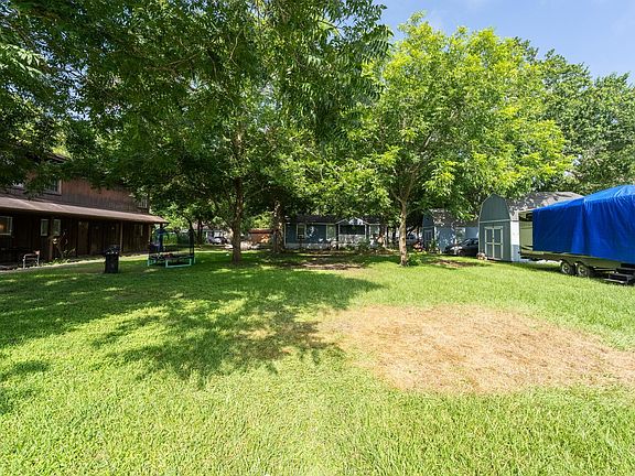 3rd image of 2308 Avenue L
