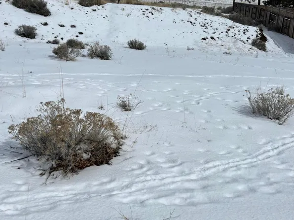 6043 Dove Hollow Dr, Klamath Falls, OR 97603