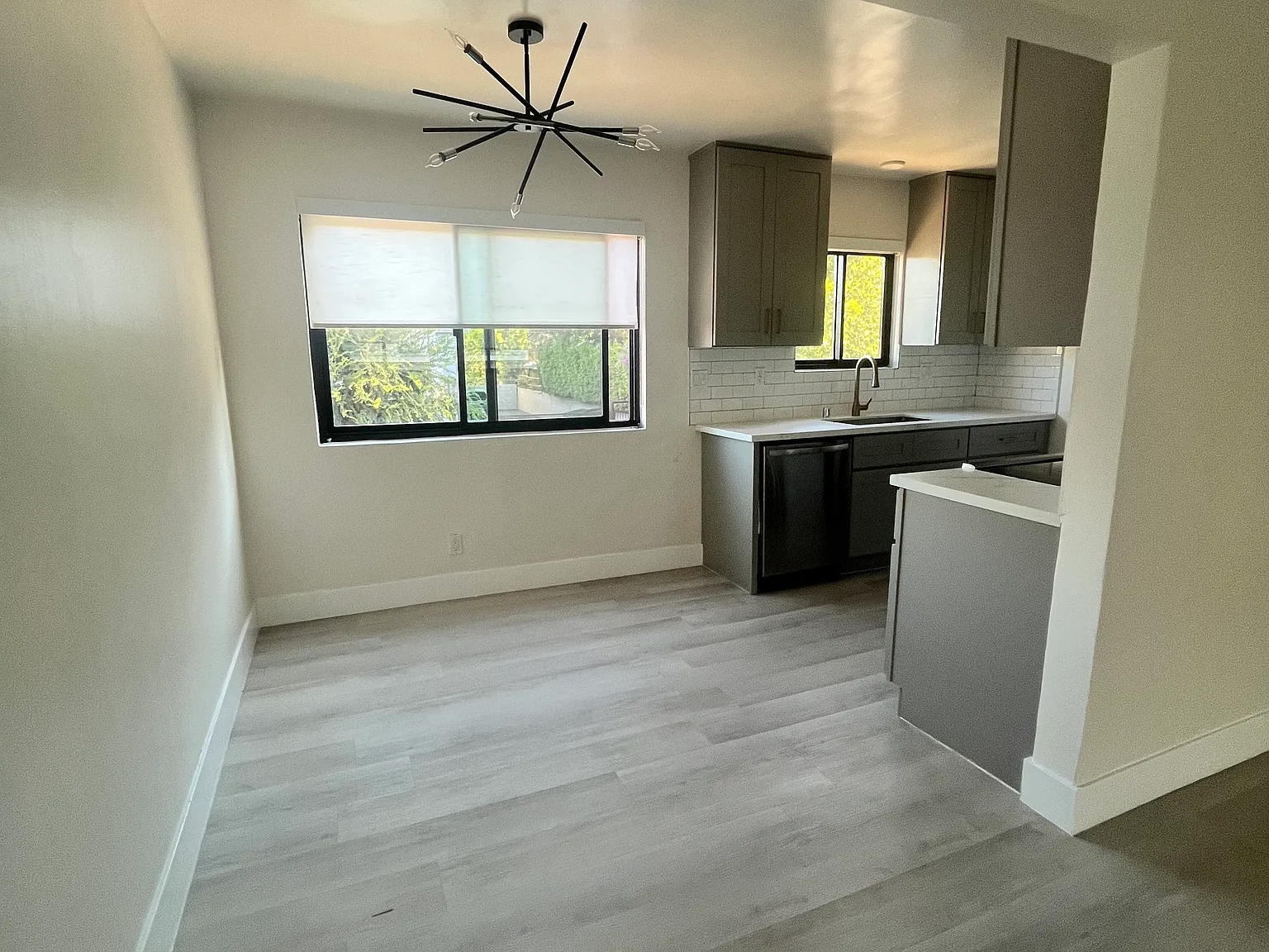 2 bed, 1.5 bath, 1200 sqft, $2,700 — Photo 3
