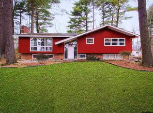 857 Worcester Dr, Niskayuna, NY 12309
