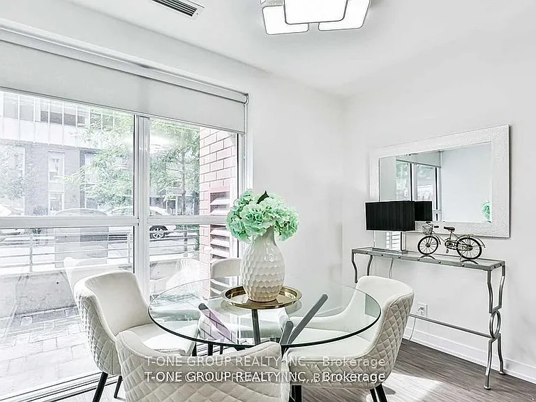 92 McGill St — Photo 13