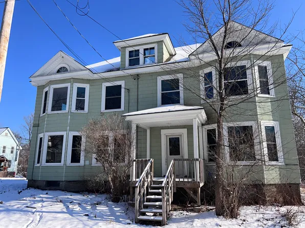 7 1st Street, Milo, ME 04463