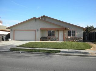 576 Larkin Dr, Salinas, CA 93907