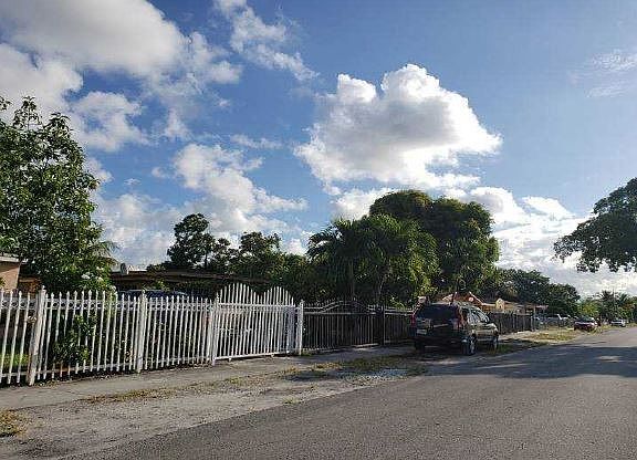 4th image of 1115 NW 115th St