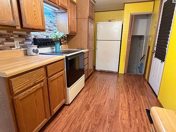 4th image of 1006 Curtis St
