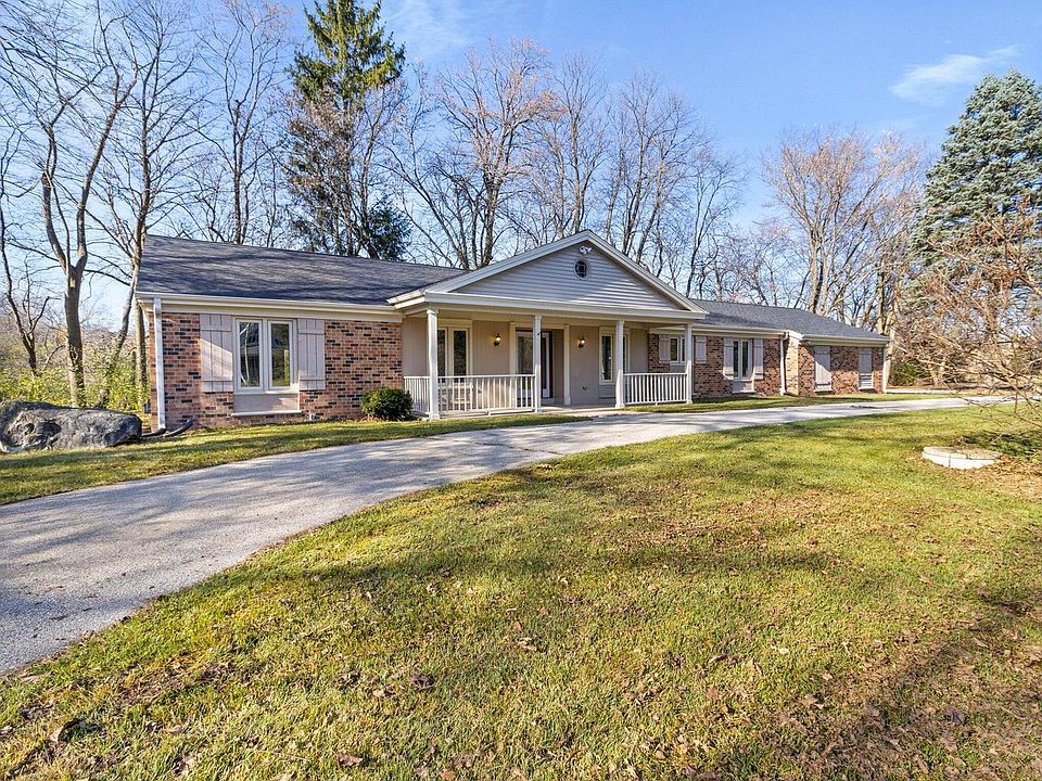 W264N5011 Bayberry DRIVE, Pewaukee, WI 53072 | Zillow