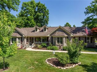 198 Derbyshire Dr, Indianapolis, IN 46229