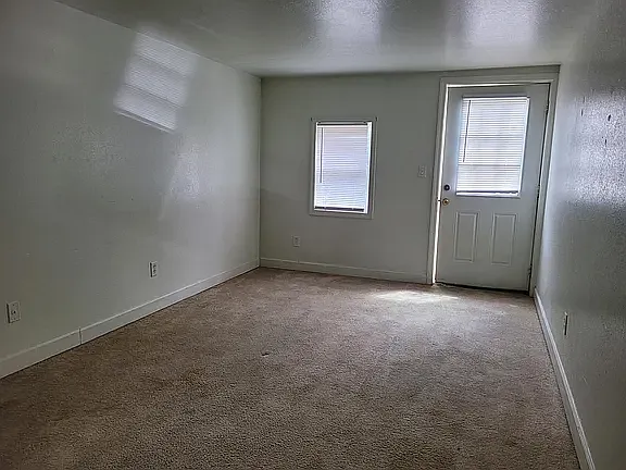 Building Photo - 403 W Freeman St #4