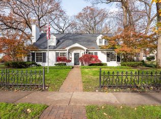 1047 Gladstone Dr SE, East Grand Rapids, MI 49506