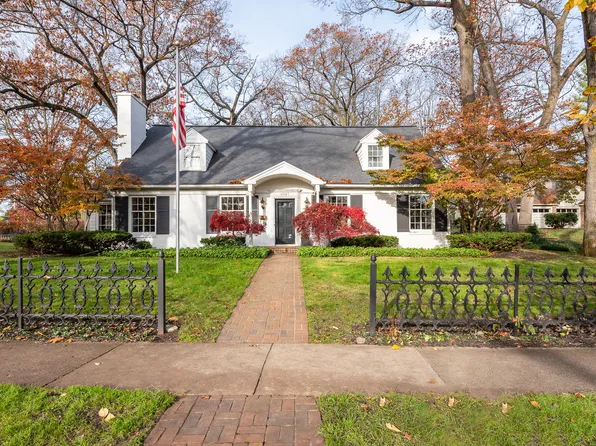 1047 Gladstone Dr SE, East Grand Rapids, MI 49506