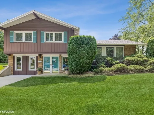 6506 Briargate Dr, Downers Grove, IL 60516