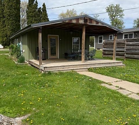 2nd image of 609 Prairie St