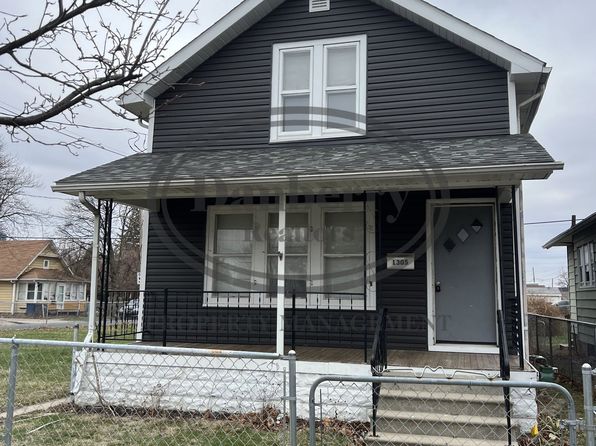 1305 Mott Ave