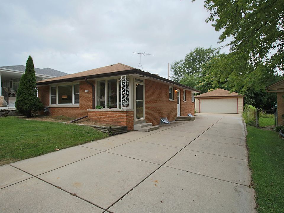1st image of 10906 W Michigan St