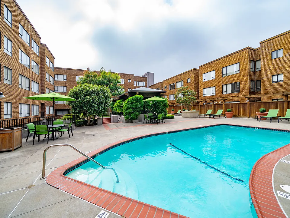 Marina Cove Apartments