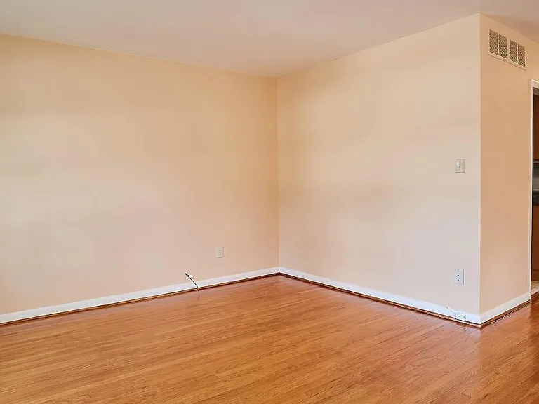 Upper level living area 3