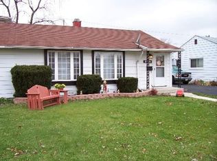 8772 S Corcoran Rd, Hometown, IL 60456