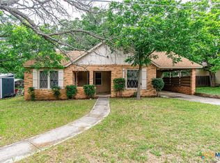 304 S Howe St, Lampasas, TX 76550