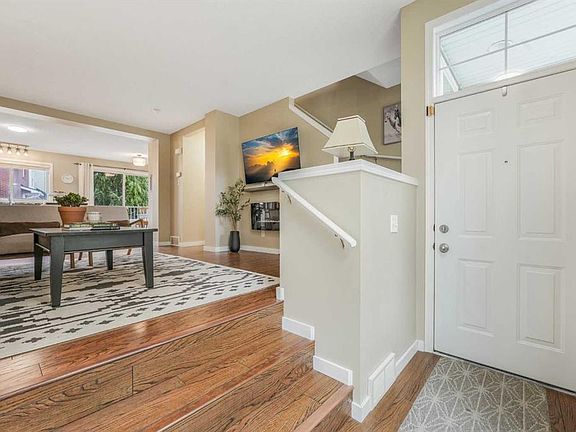 5th image of 128 NW Promenade Way SE