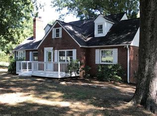 2935 Durant Dr, Winston Salem, NC 27107