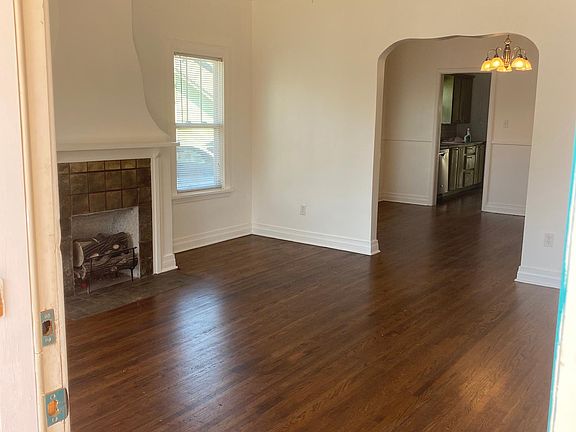 3rd image of 1339 S New Haven Ave