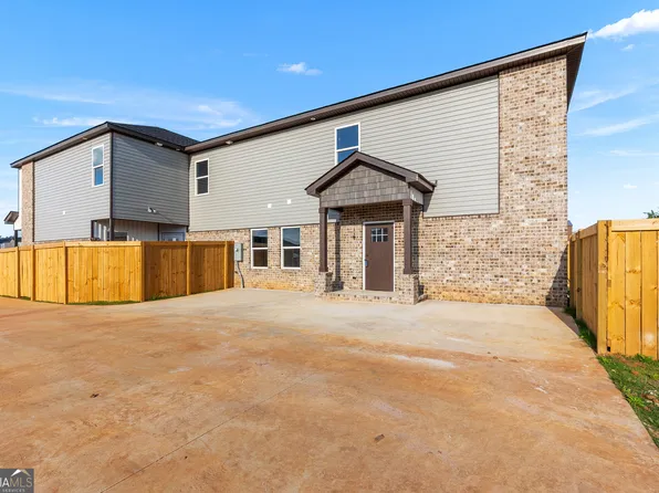 238 Beau Claire Cir, Byron, GA 31008