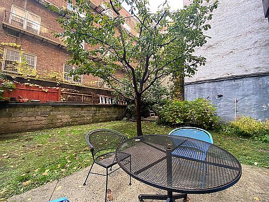 4th image of 334 E 55th St APT 1