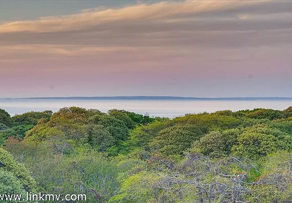Wonderful panoramic views of the Vineyard Sound and the Elizabeth Islands