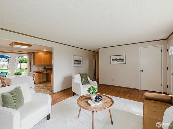 5th image of 2240 Ponderosa Drive SE