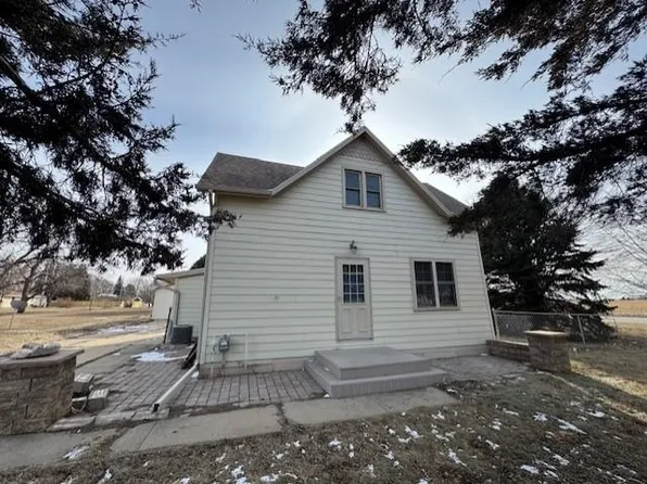 1311 W 12th St, Yankton, SD 57078
