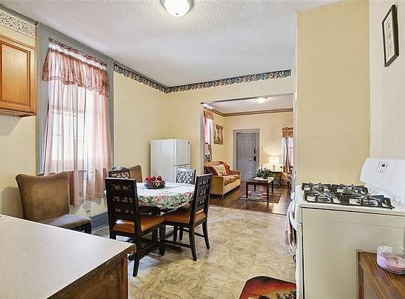 4th image of 1824 Franklin Ave