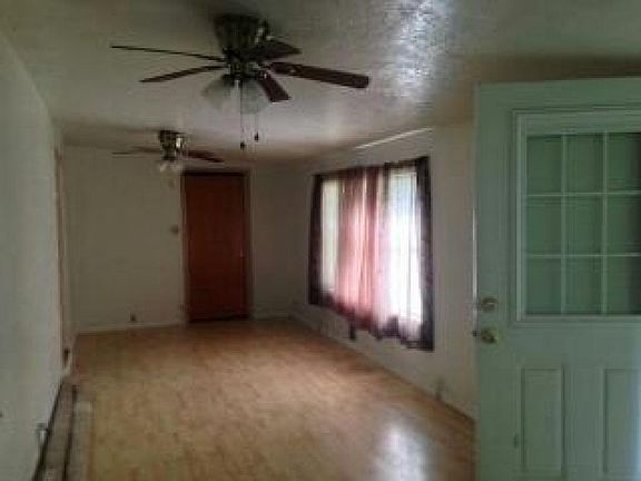 3rd image of 158 Joyce St S