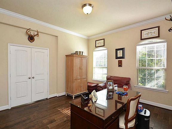 5th image of 3926 Banks Landing Ct
