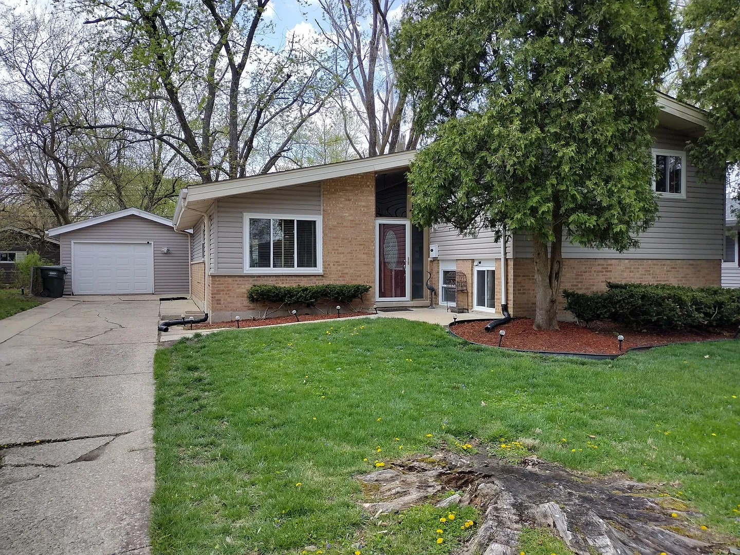126 Warwick St photo 1