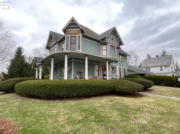 706 Hayes Ave, Fremont, OH 43420