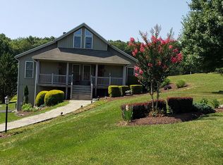 360 Wampum Ln, Hedgesville, WV