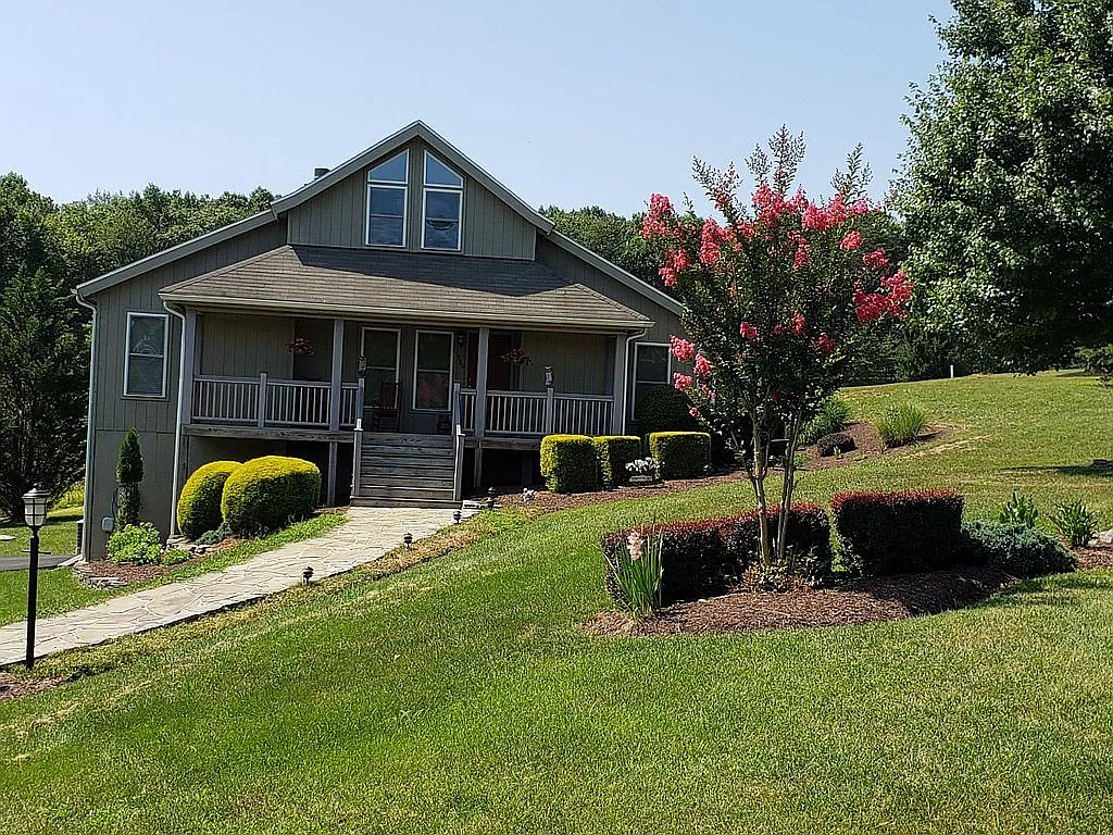 360 Wampum Ln photo 1